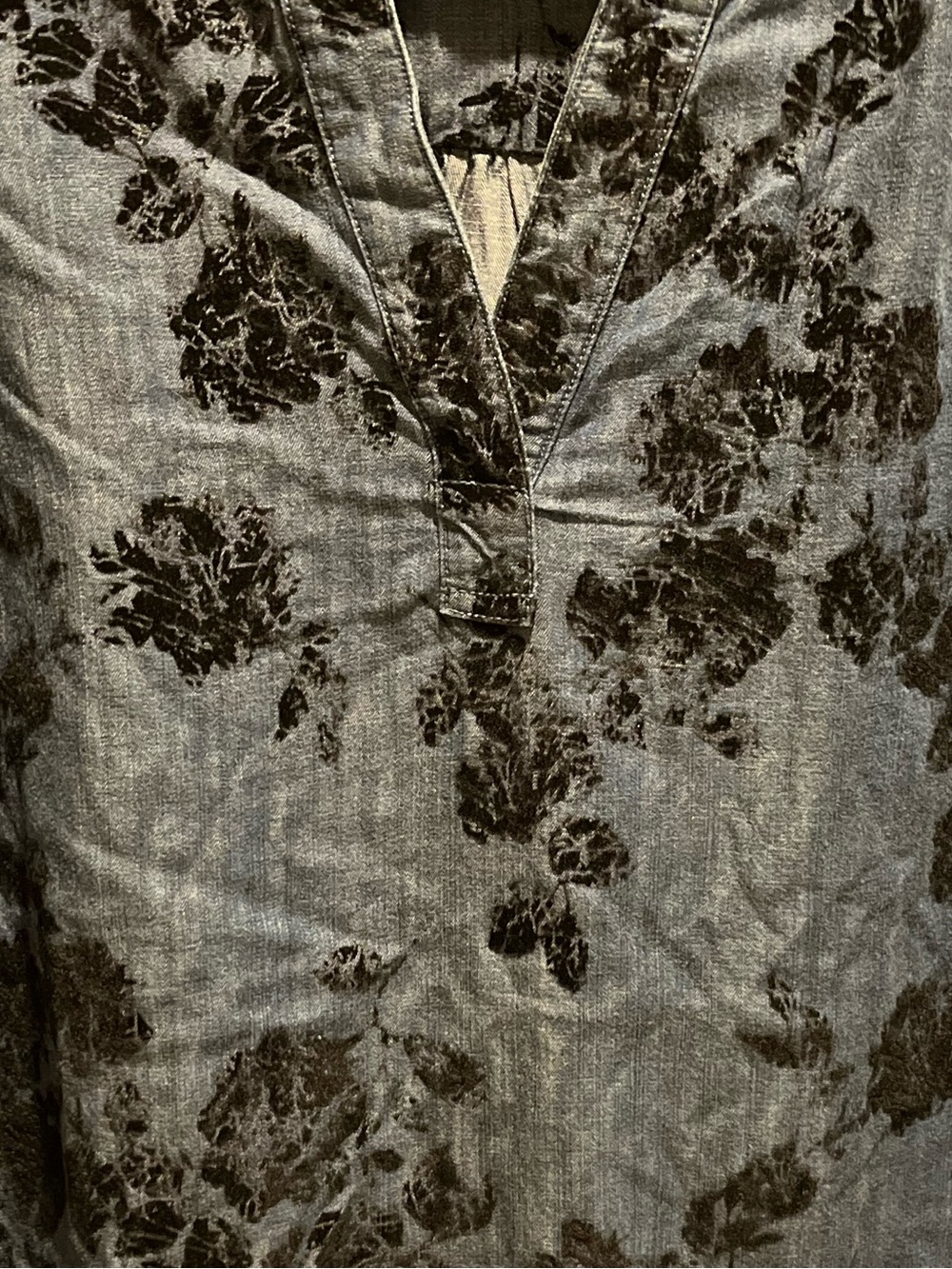 32. WOMENS CHICO’S 3/XL DETAIL TOP - Picture 3 of 5
